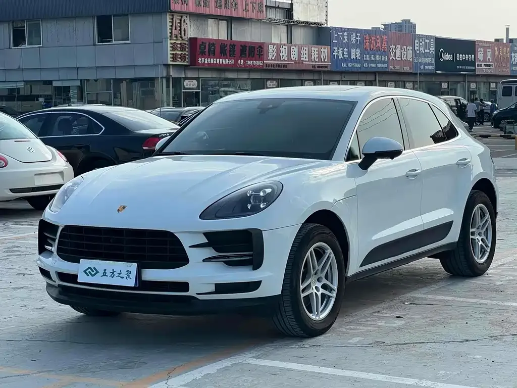 Porsche Macan — фото 1
