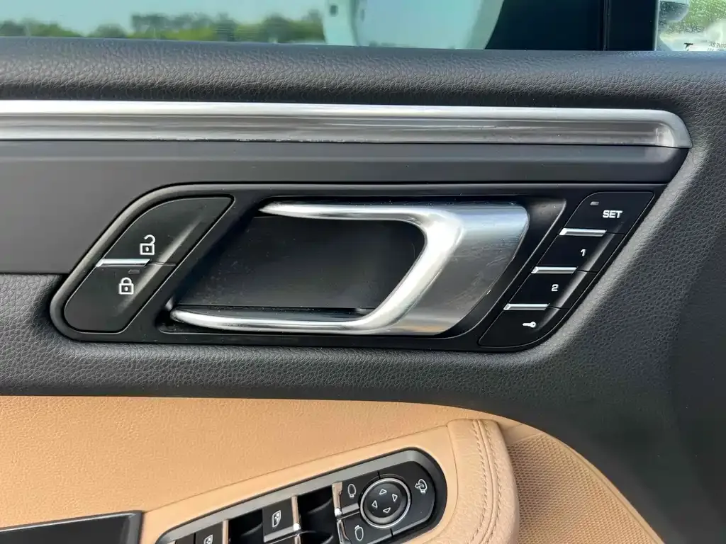 Porsche Macan — фото 9