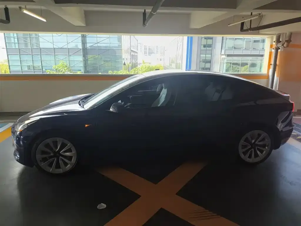 Tesla Model 3 — фото 5