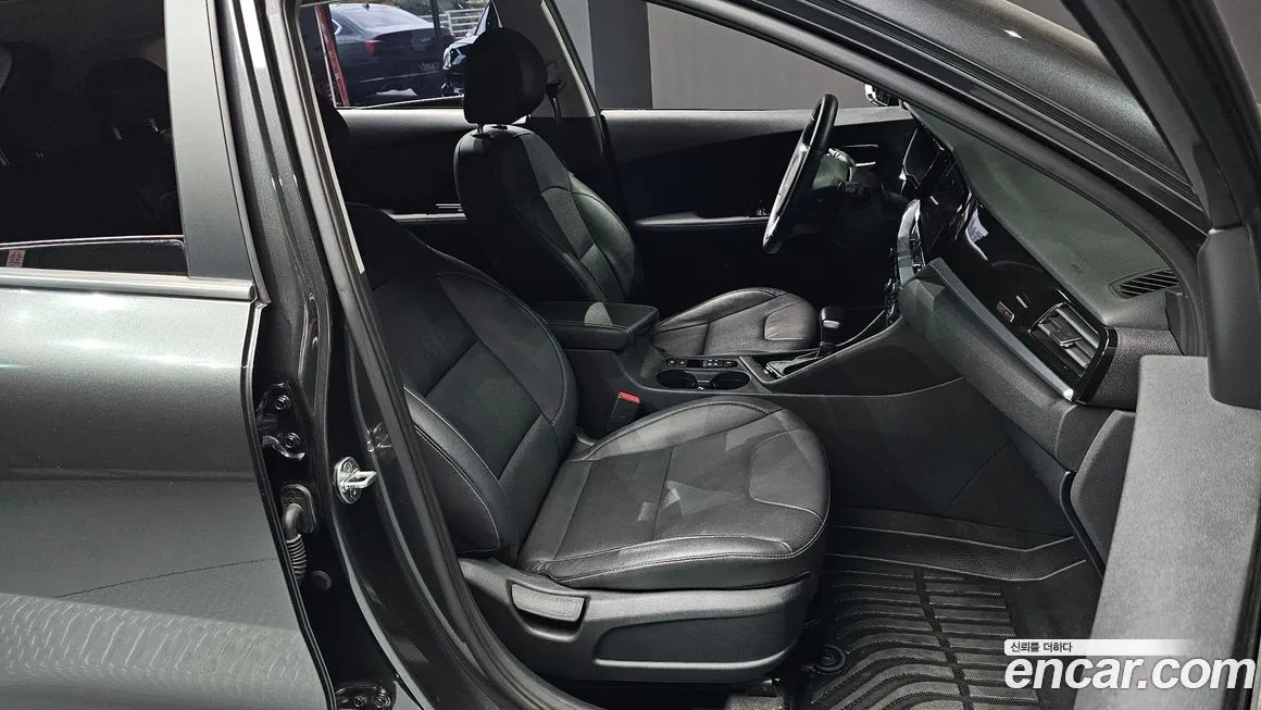 Kia Niro — фото 10