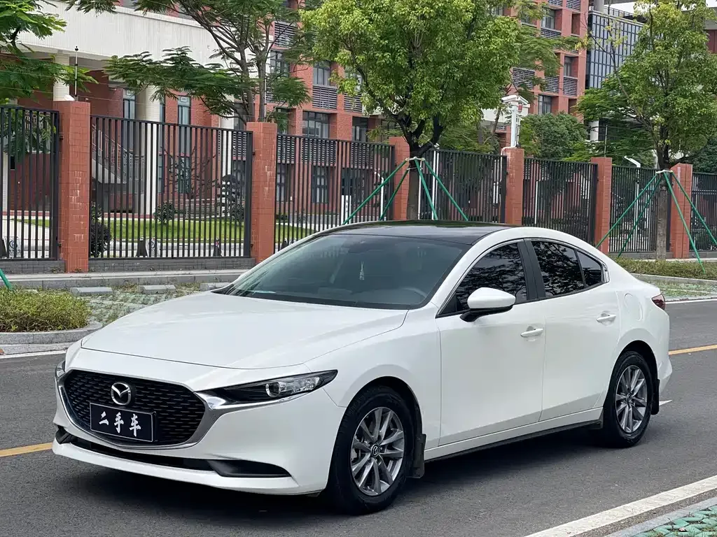 Mazda 3 Axela — фото 1