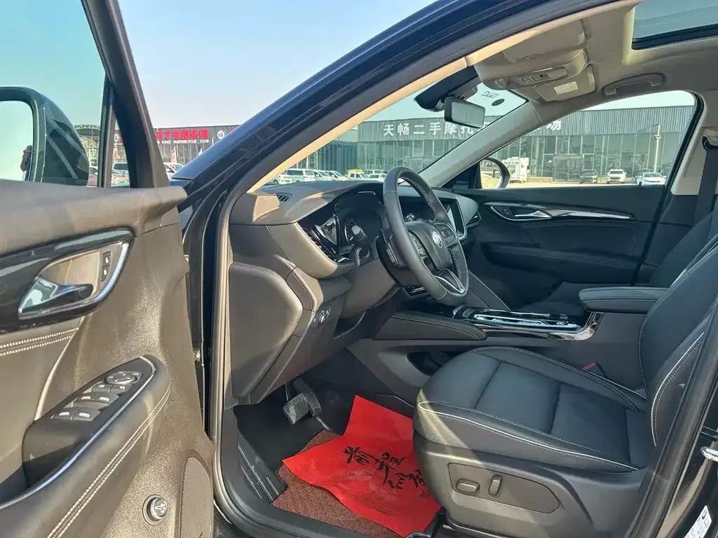 Buick Envision Plus — фото 9