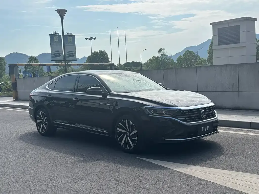 Volkswagen Passat — фото 3