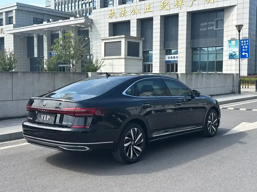 Volkswagen Passat — фото 5