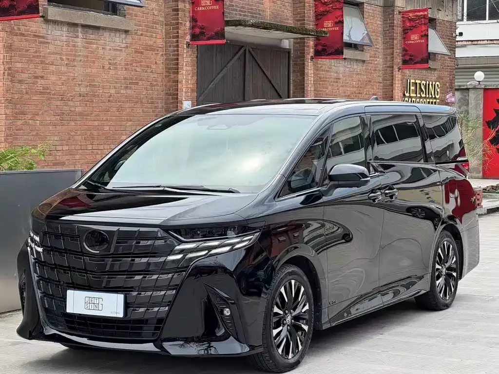 Toyota Alphard — фото 2