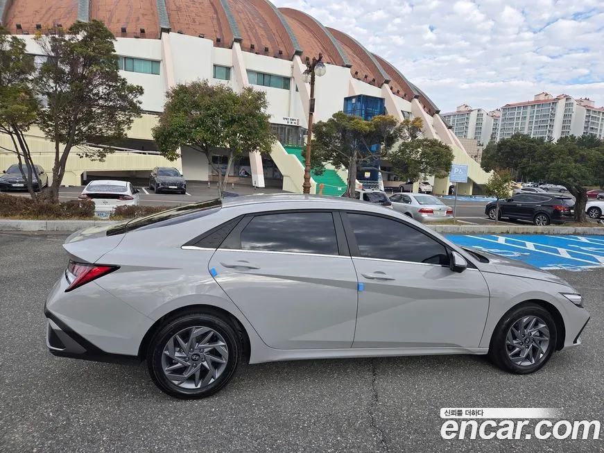Hyundai AVANTE — фото 3