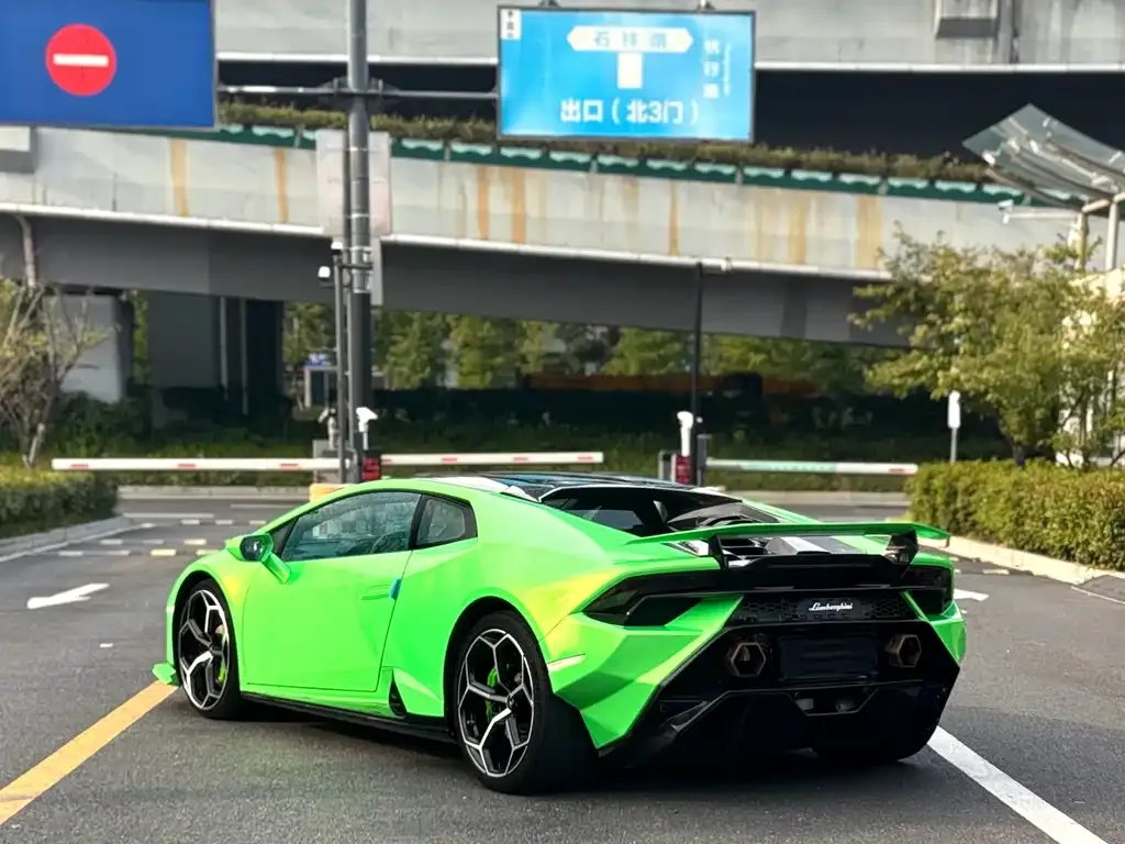 Lamborghini Huracan — фото 9