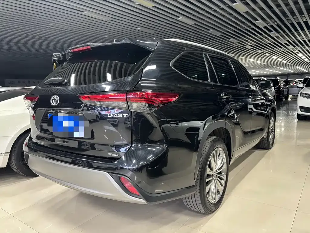 Toyota Highlander — фото 9