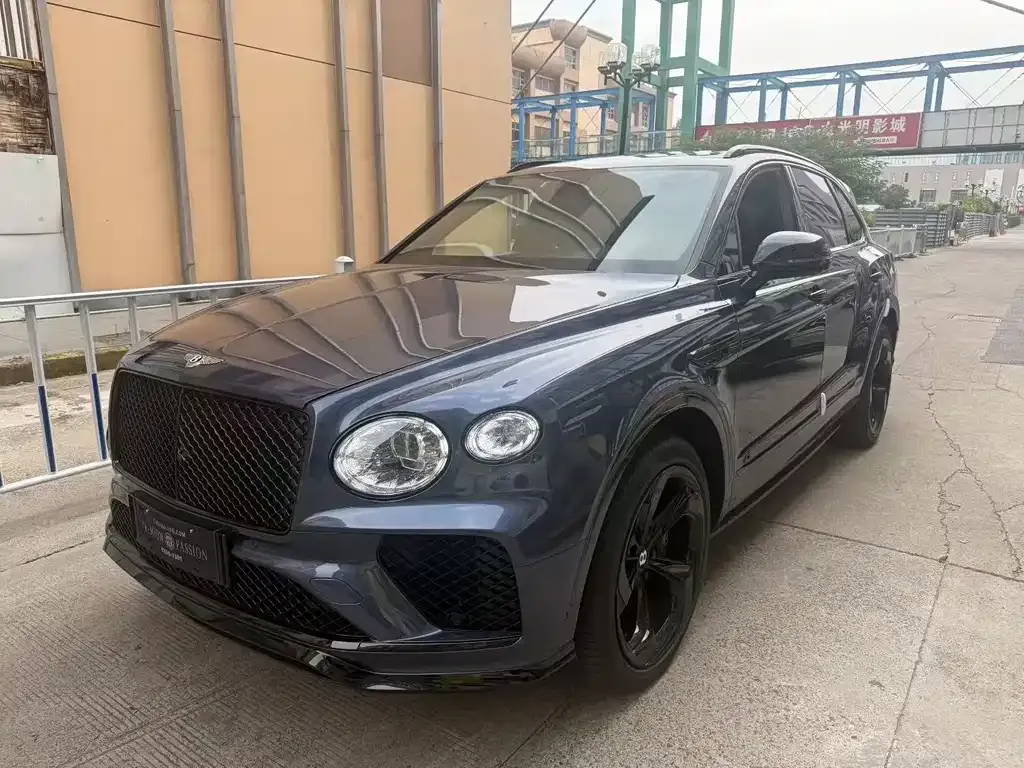 Bentley Bentayga — фото 1