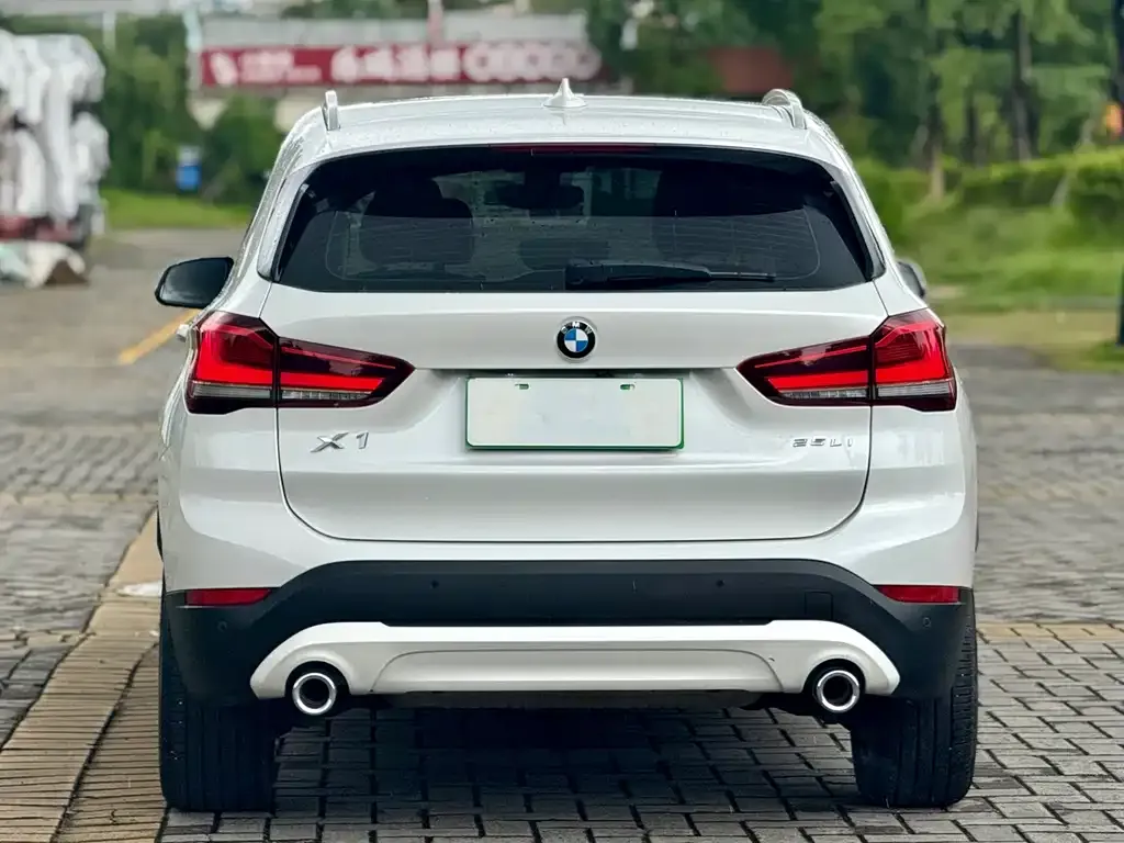 BMW X1 — фото 5