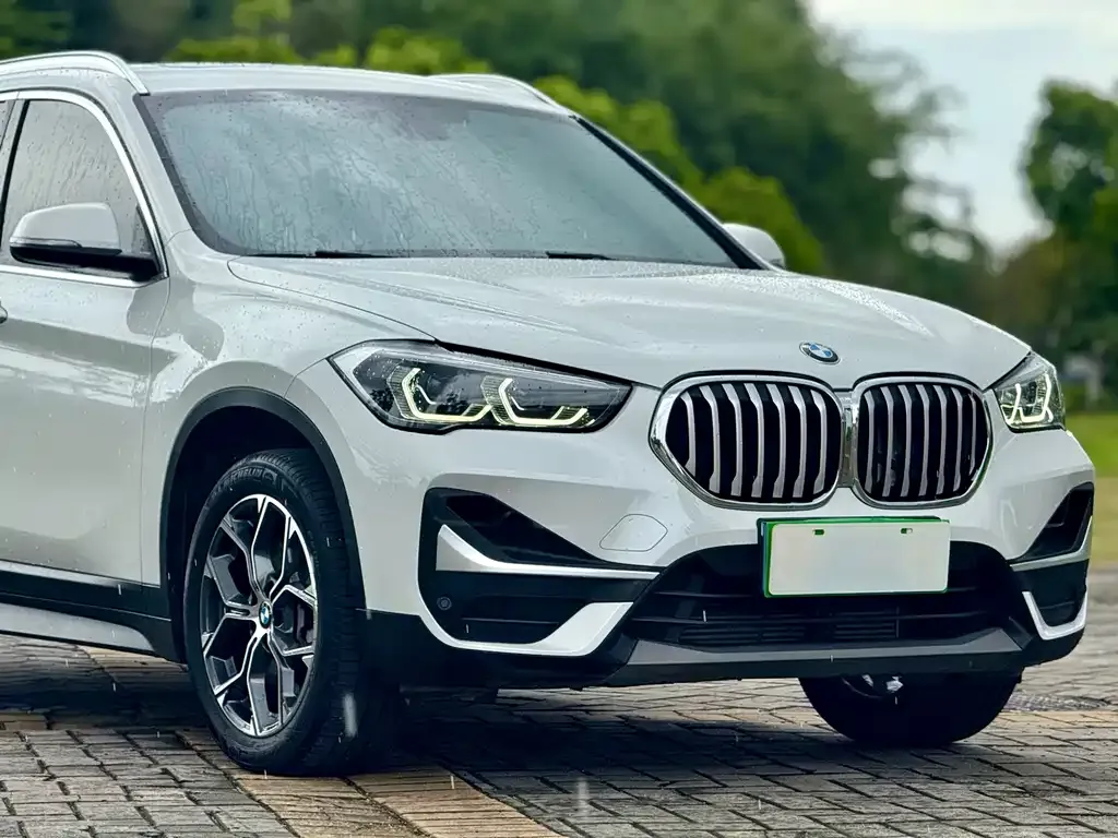 BMW X1 — фото 8