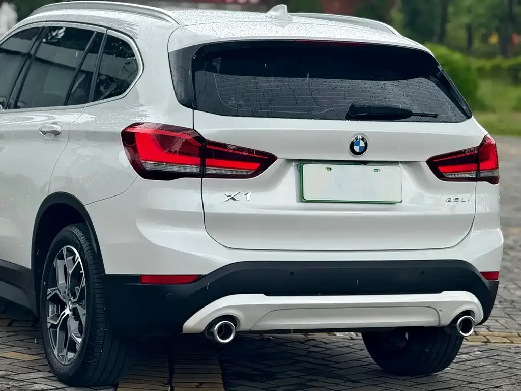 BMW X1 — фото 9