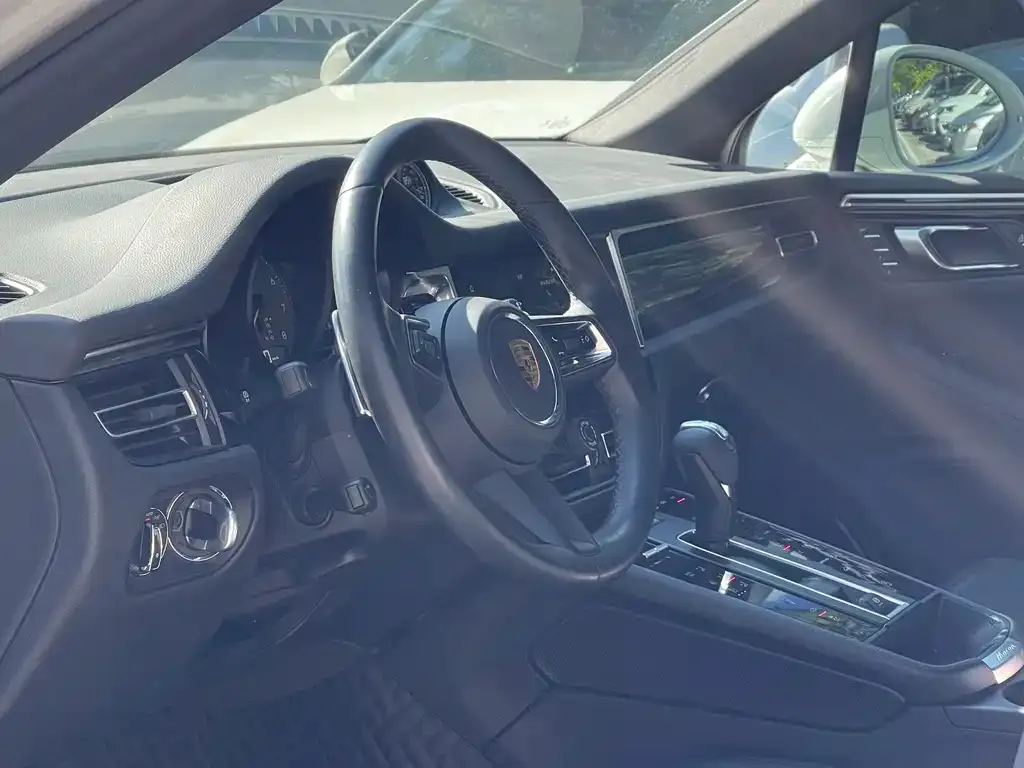 Porsche Macan — фото 6