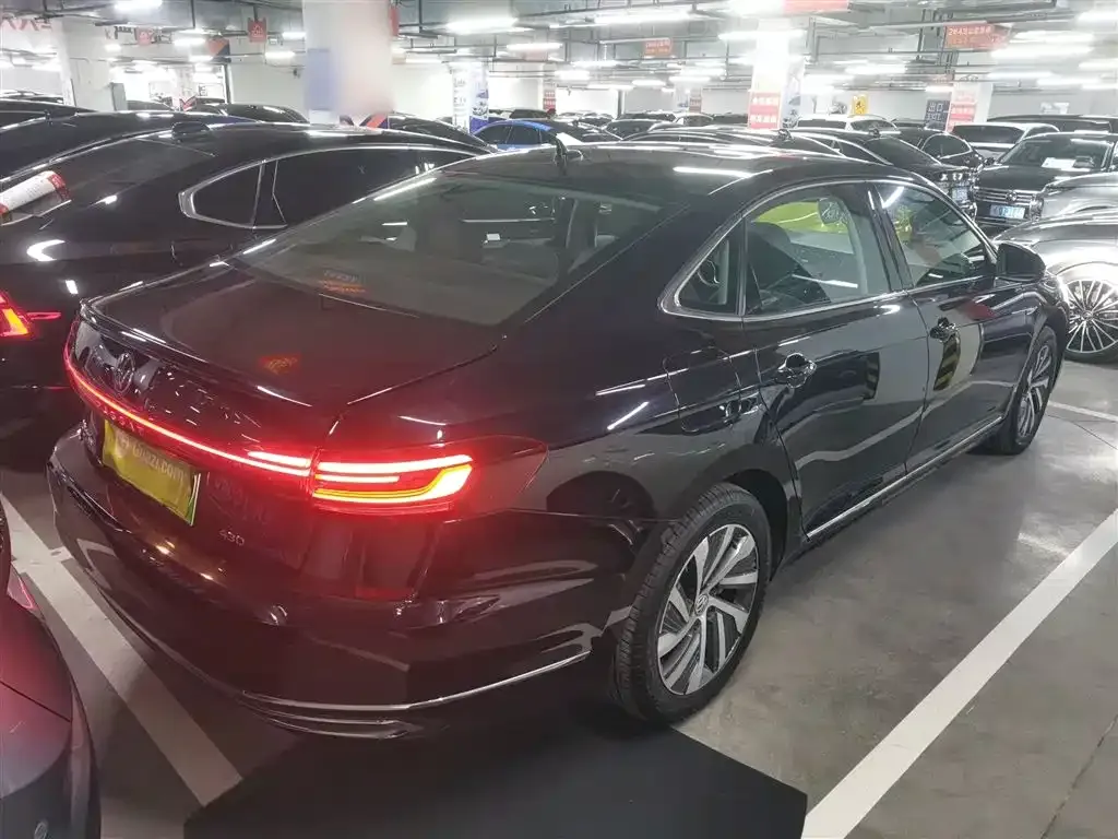 Volkswagen Passat New Energy — фото 7