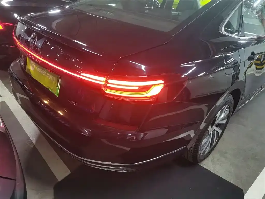 Volkswagen Passat New Energy — фото 8