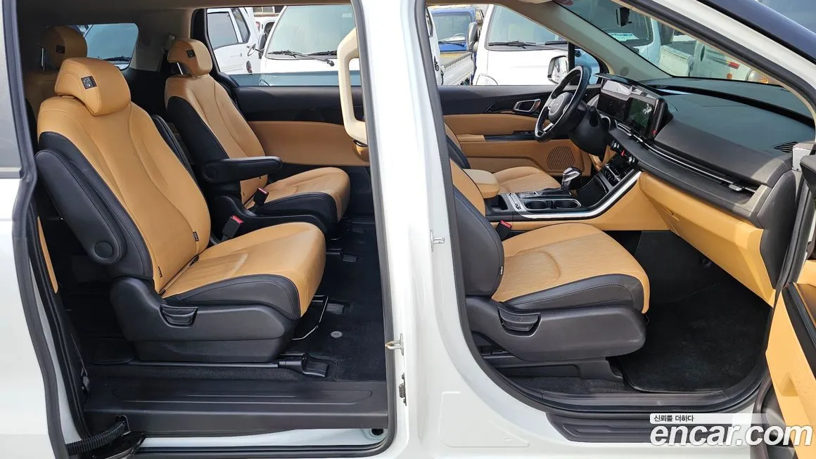 Kia Carnival — фото 10