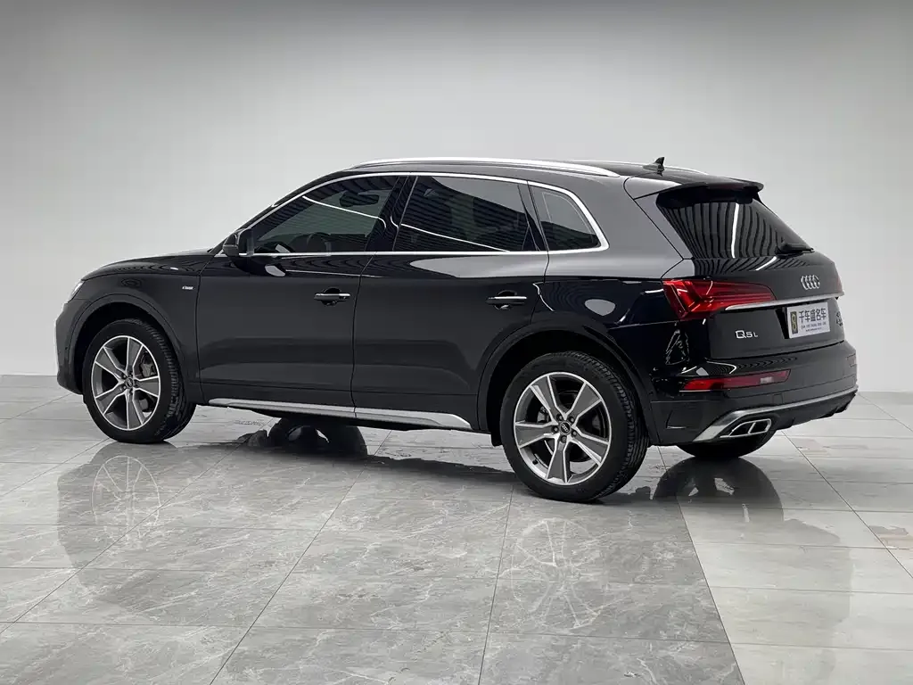 Audi Q5L — фото 4