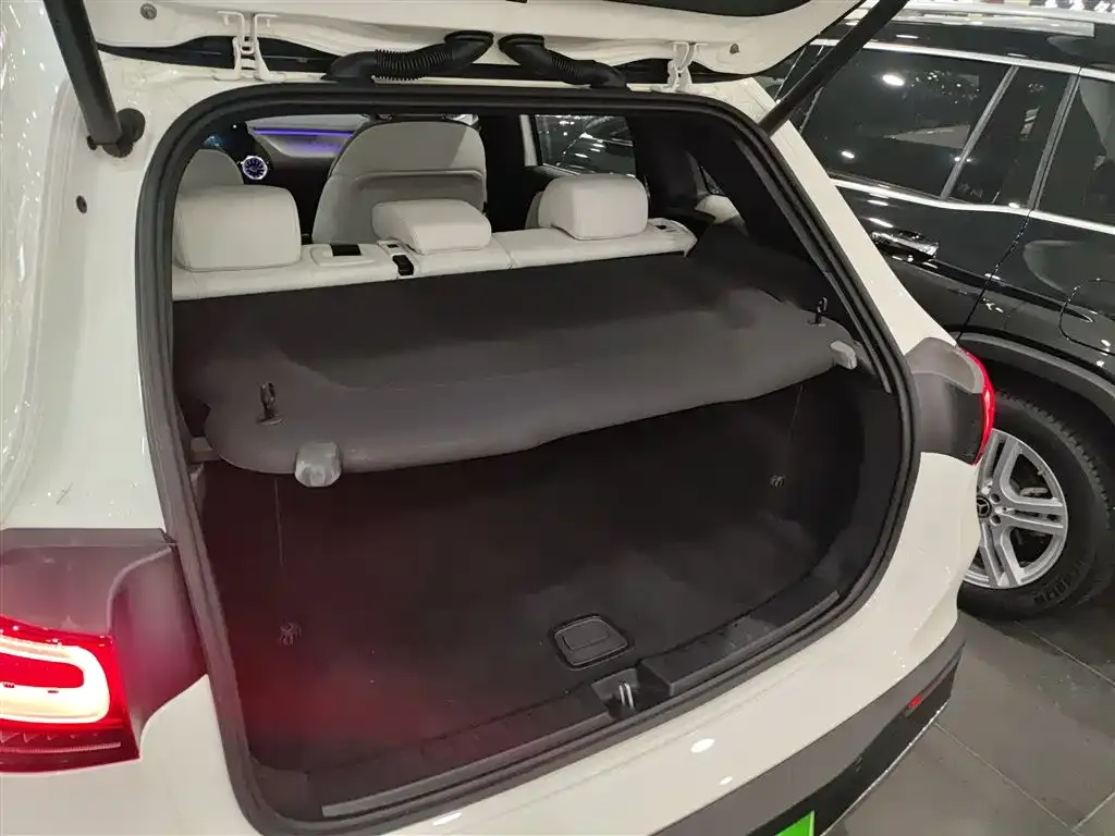Mercedes-Benz EQA — фото 10