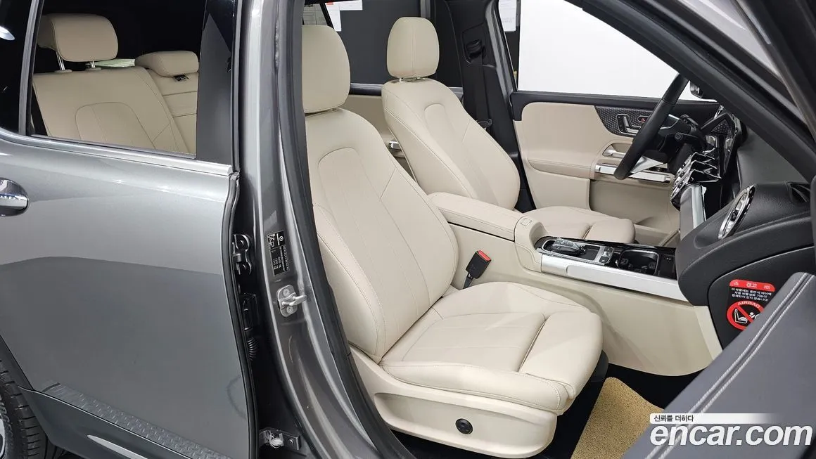 Mercedes-Benz EQB — фото 10