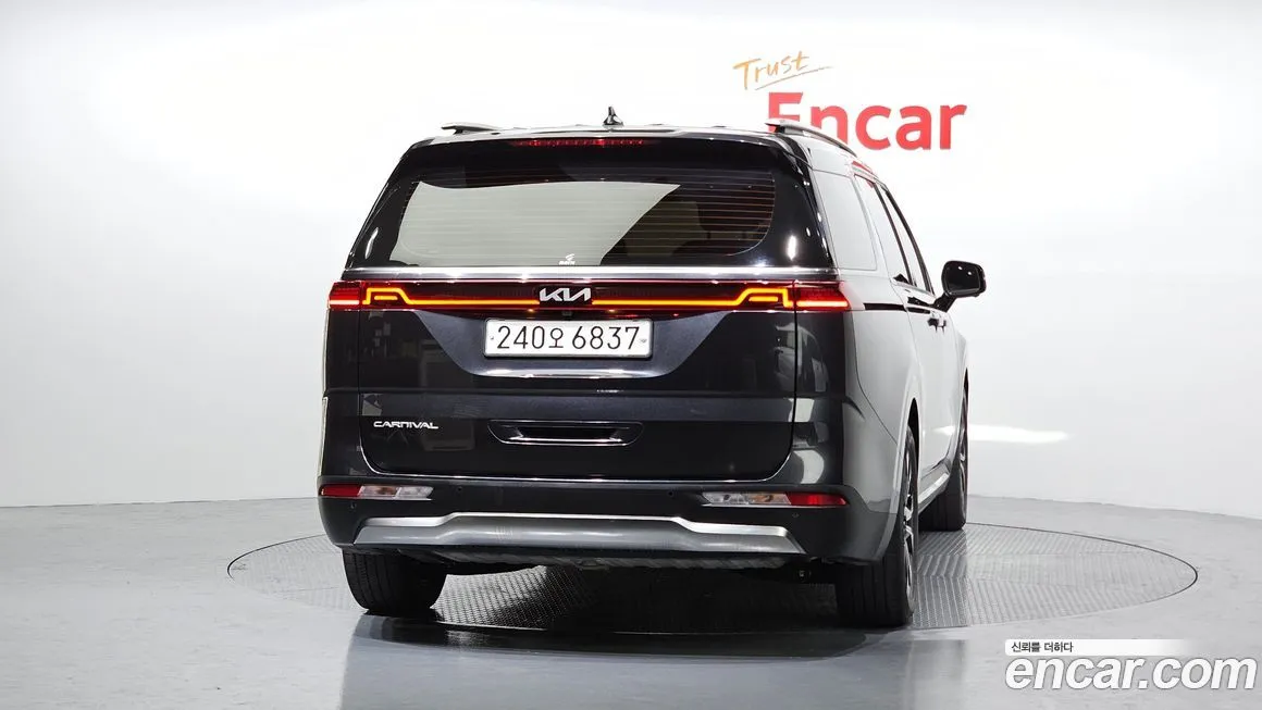 Kia Carnival — фото 4