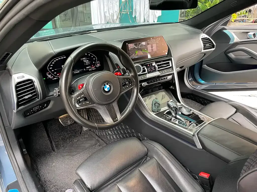 BMW 8 Series — фото 10