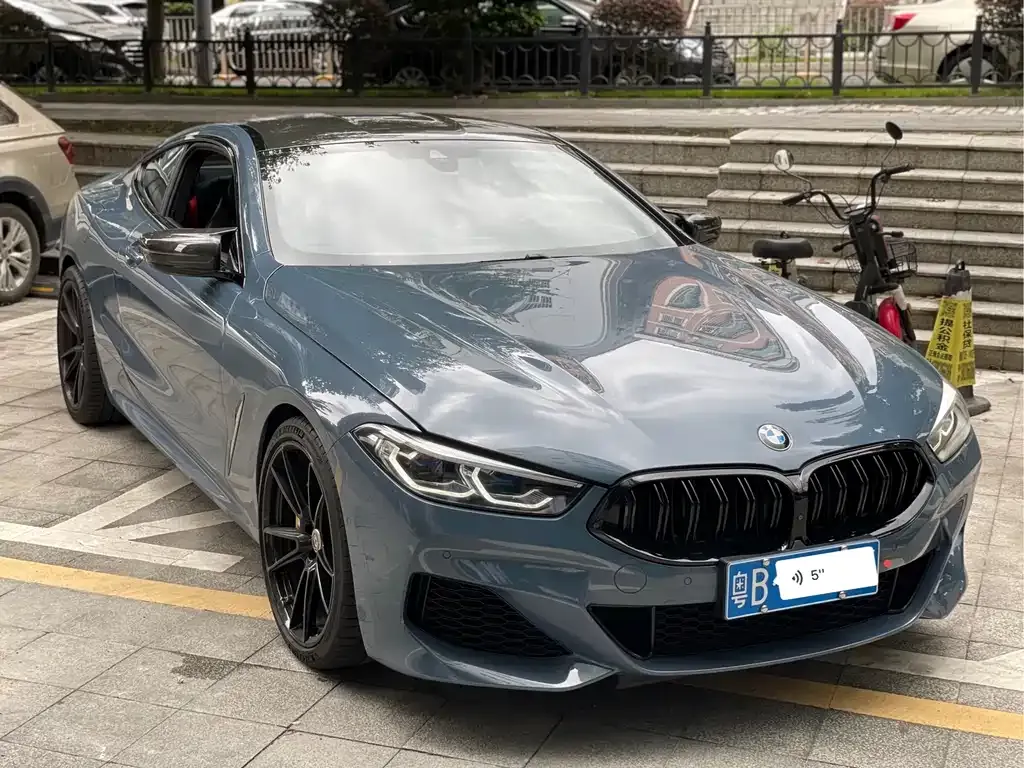 BMW 8 Series — фото 3
