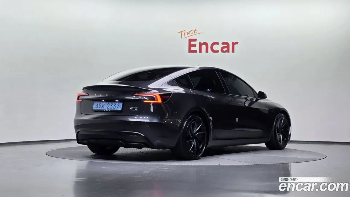 Tesla Model 3 — фото 2