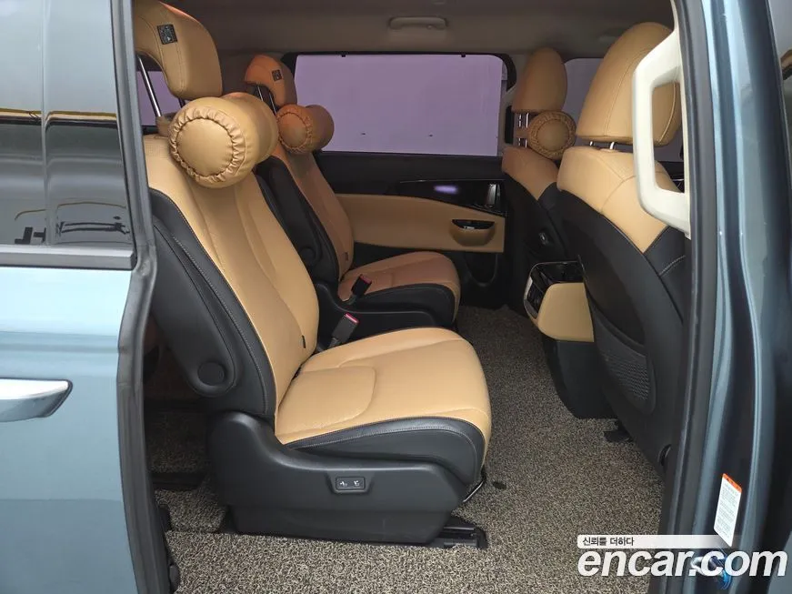 Kia Carnival — фото 10