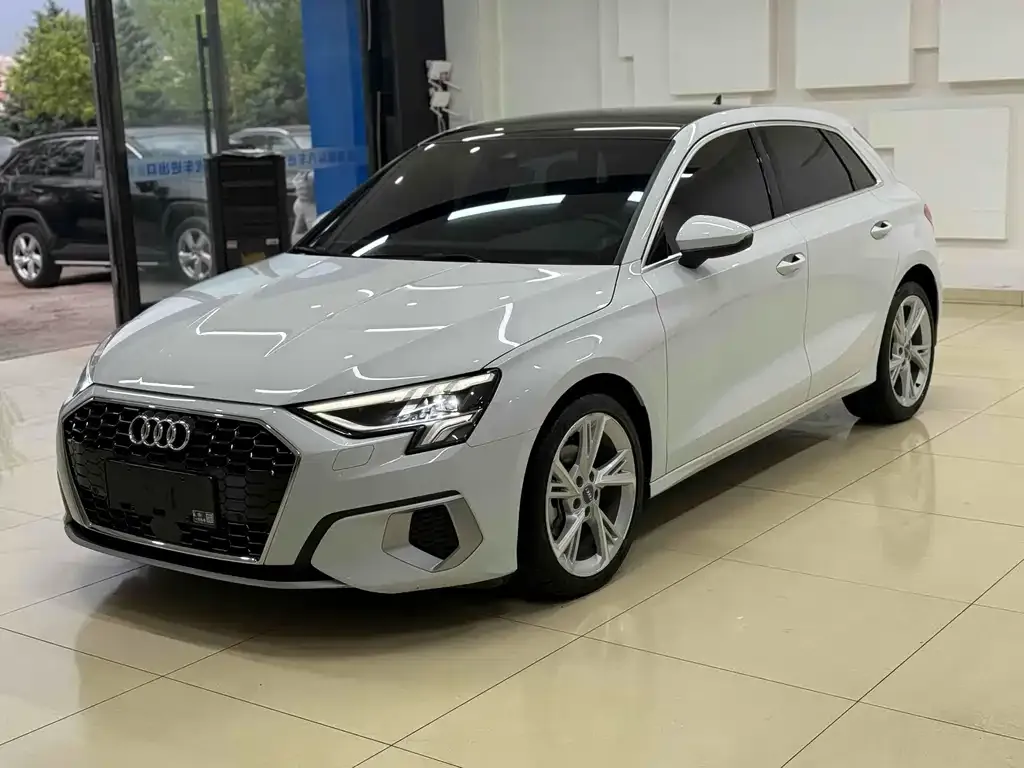 Audi A3 — фото 1
