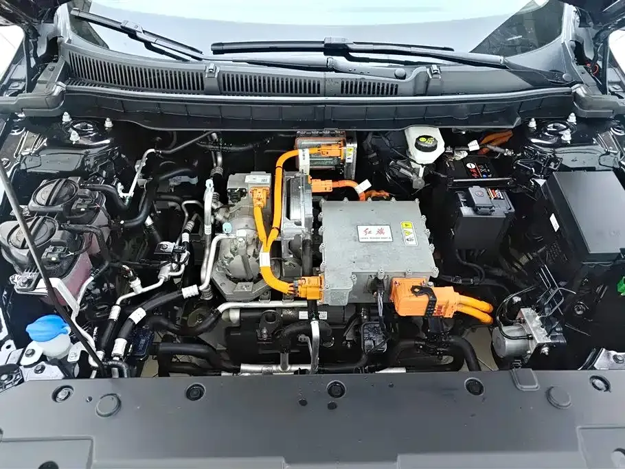 Hongqi E-QM5 — фото 10