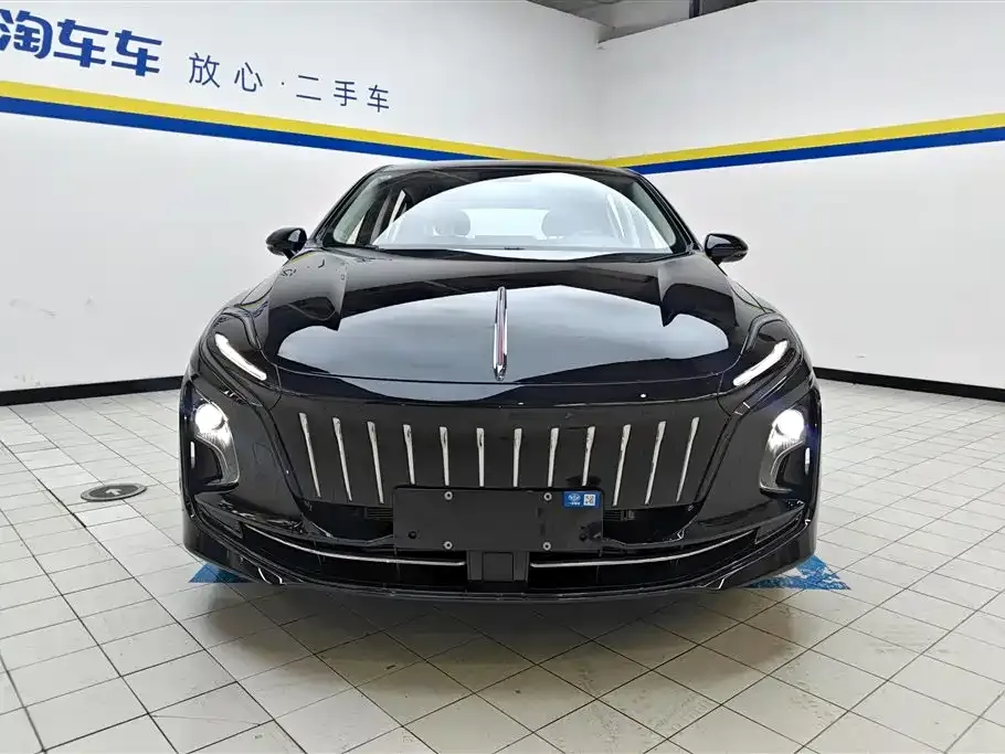 Hongqi E-QM5 — фото 2