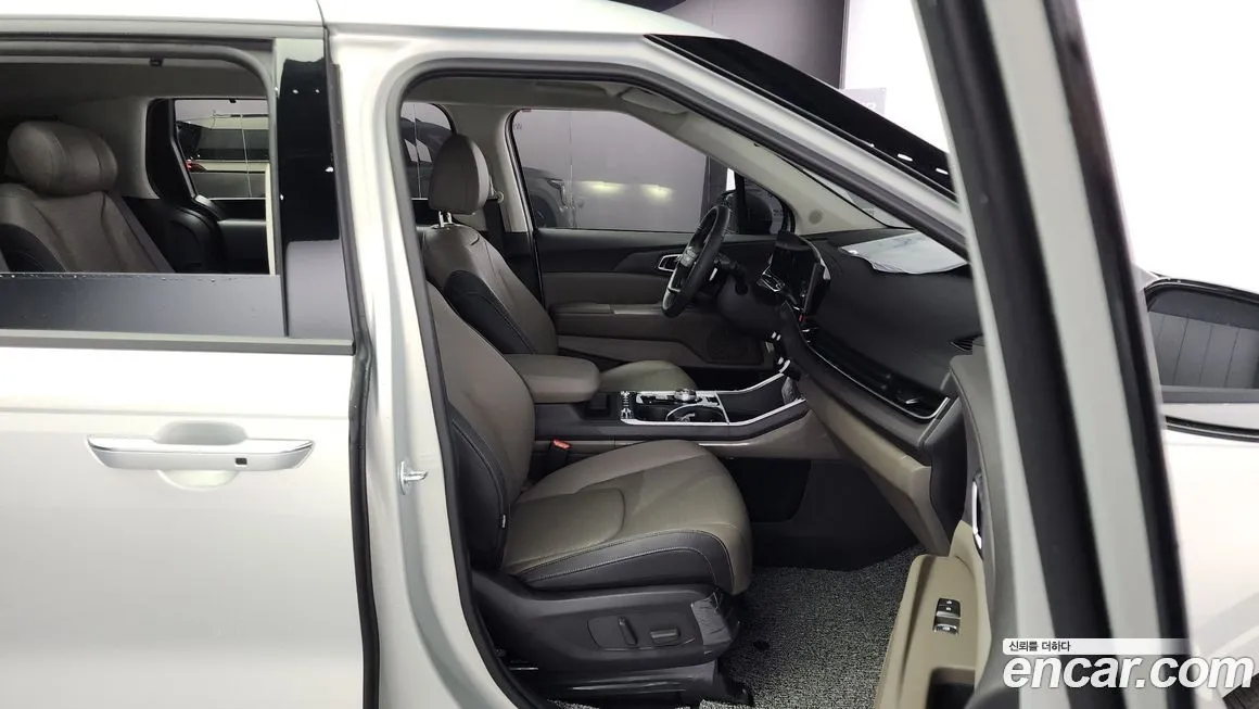 Kia Carnival — фото 10