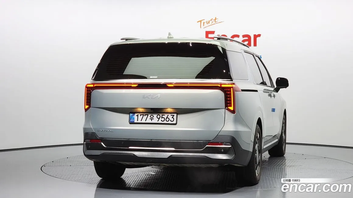 Kia Carnival — фото 4