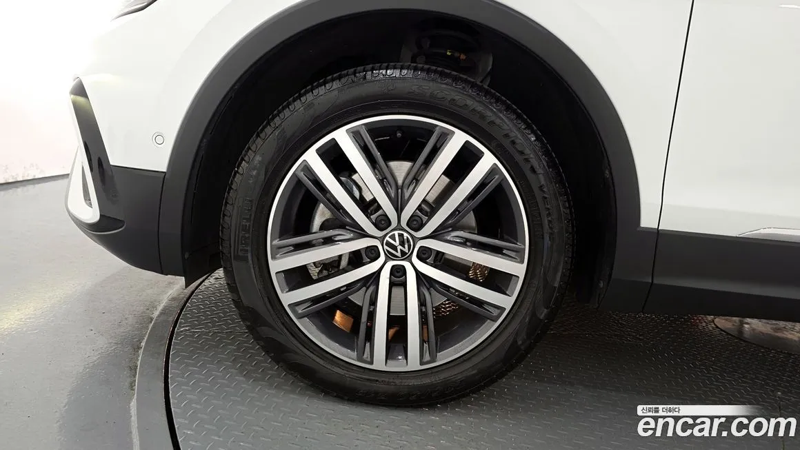 Volkswagen Tiguan — фото 5