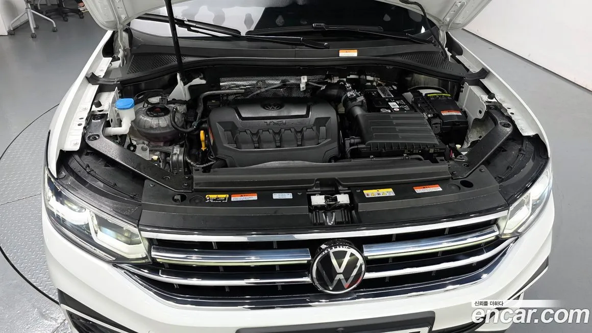 Volkswagen Tiguan — фото 6