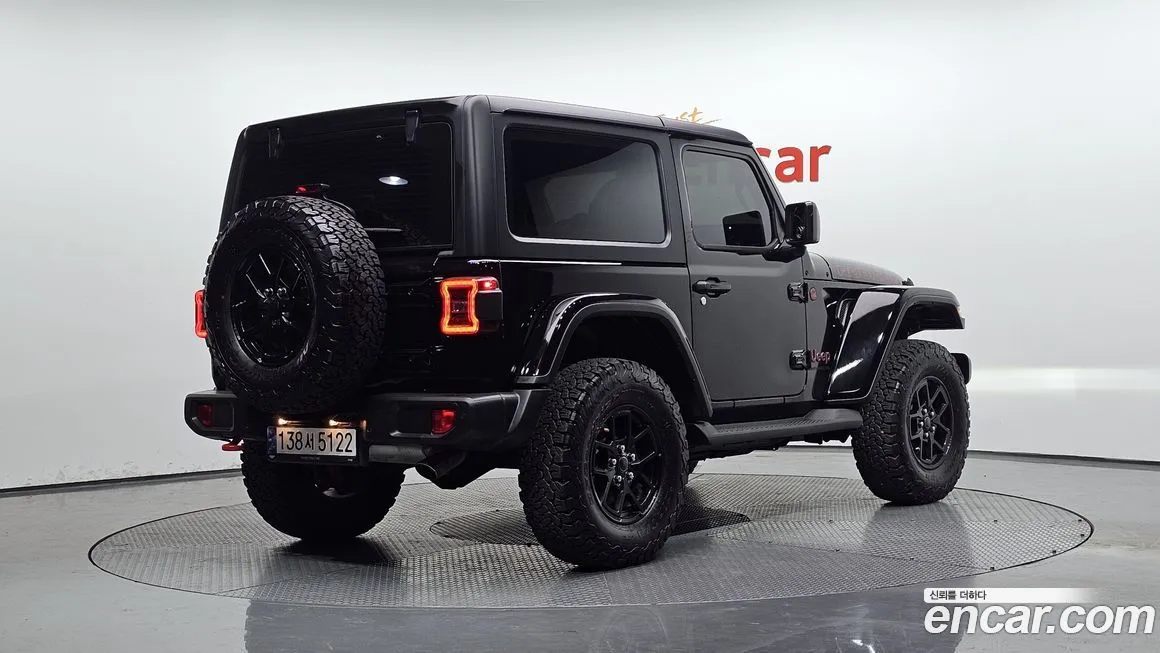 Jeep Wrangler — фото 2