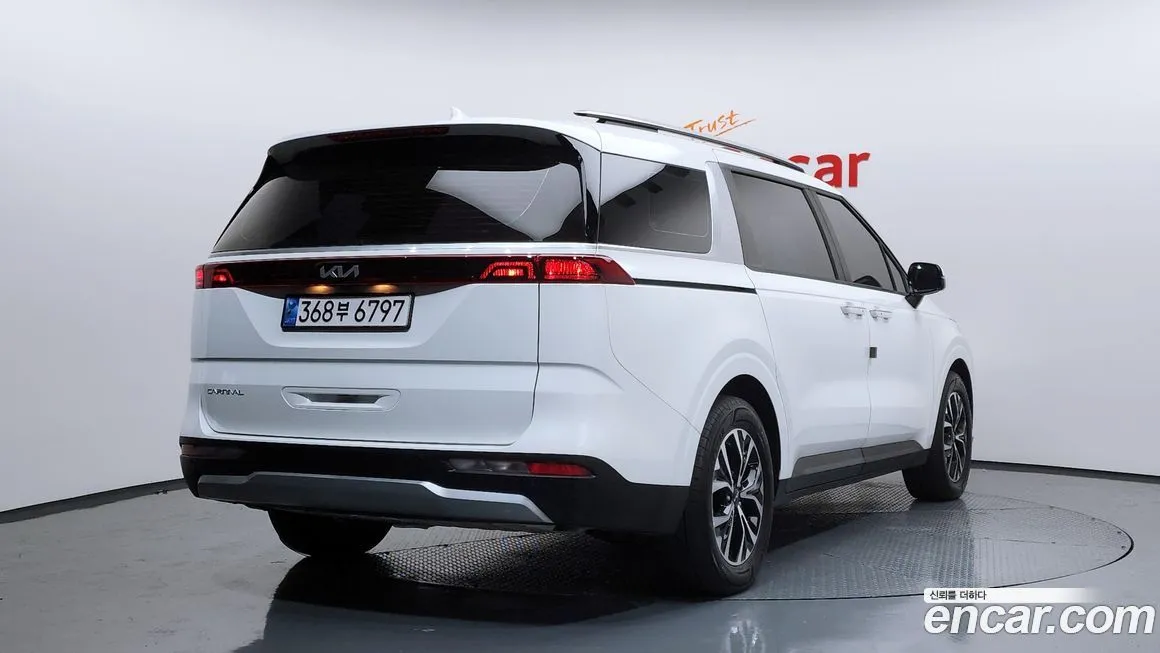 Kia Carnival — фото 2