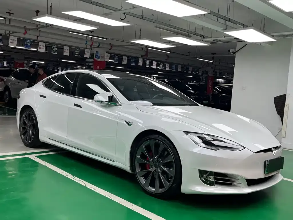 Tesla Model S — фото 3