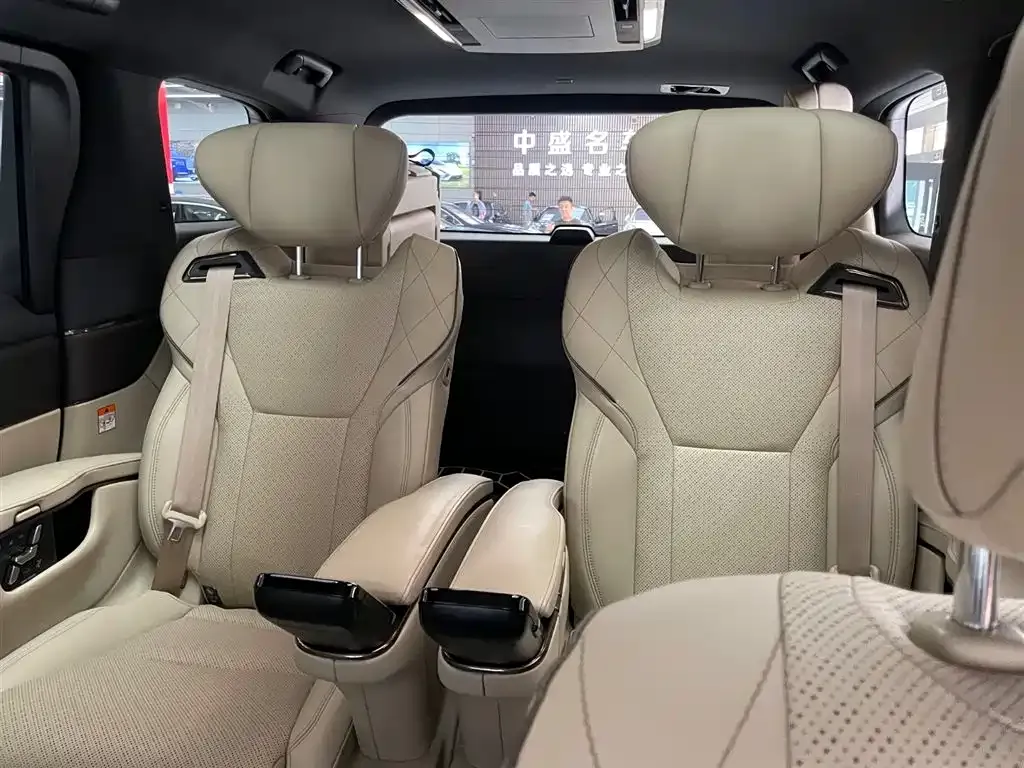 Toyota Vellfire — фото 10