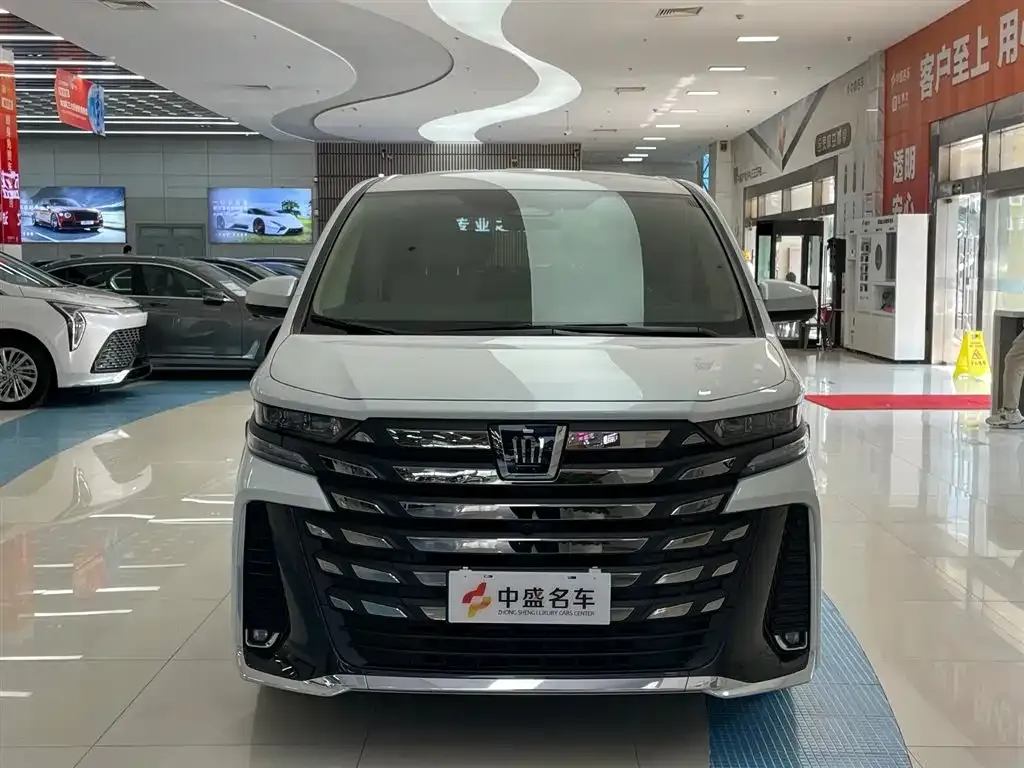 Toyota Vellfire — фото 2