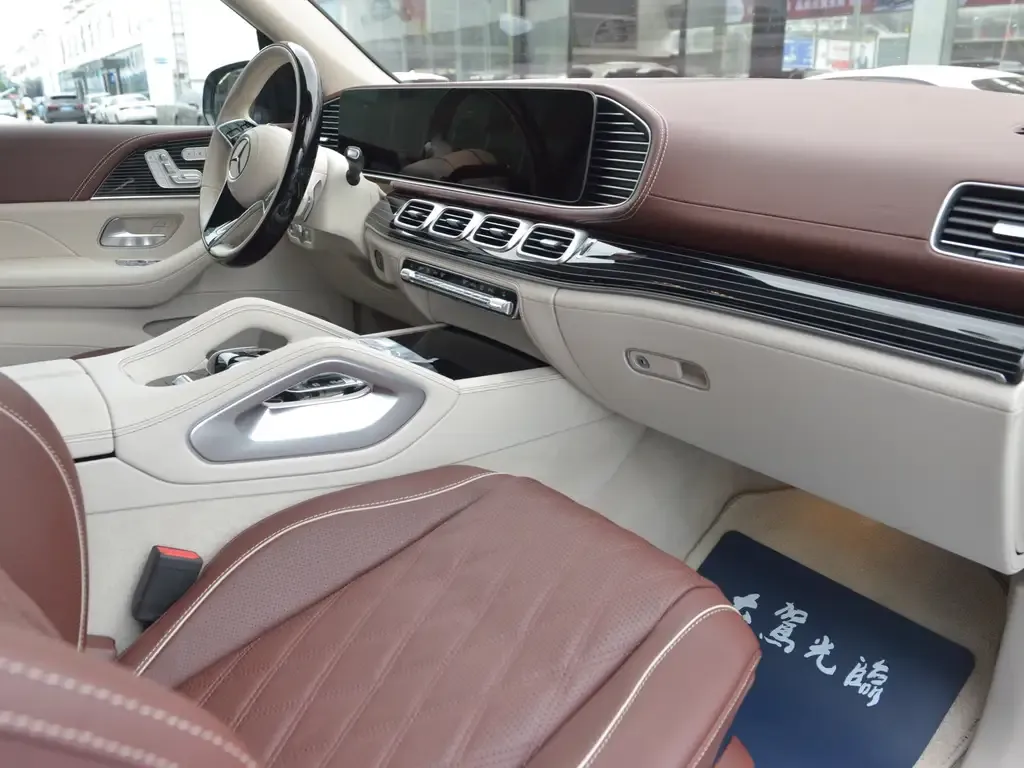 Mercedes-Benz GLS — фото 10