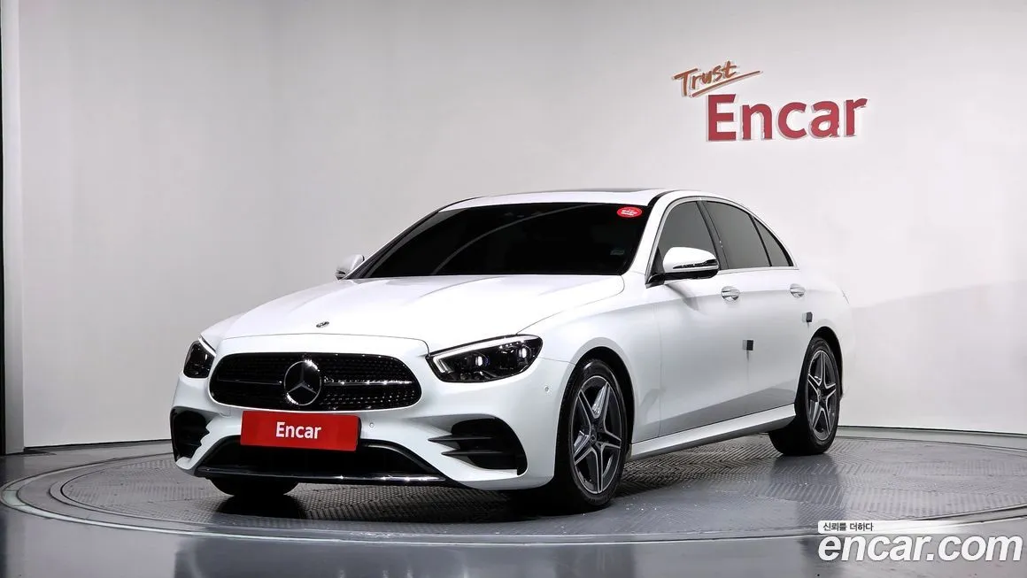 Mercedes-Benz E-Class — фото 1