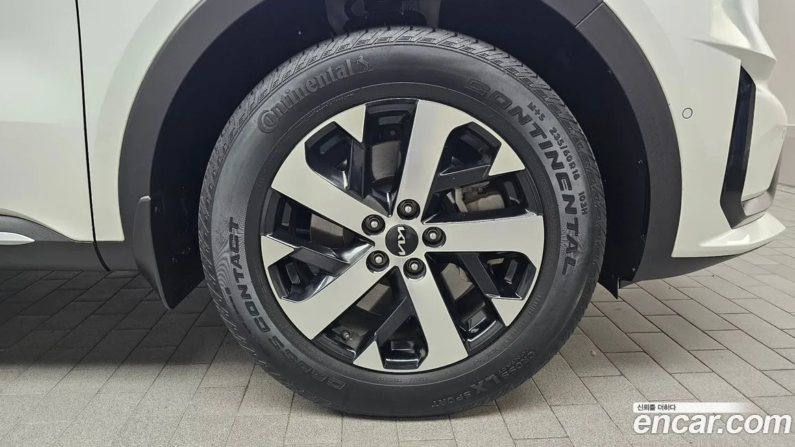 Kia Sorento — фото 5
