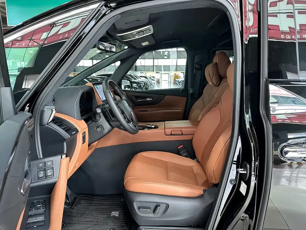 Toyota Alphard — фото 8