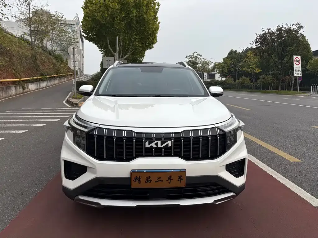 Kia Sportage — фото 1