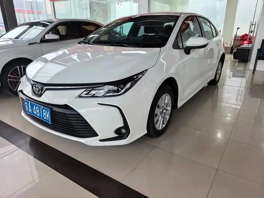 Toyota Corolla — фото 1
