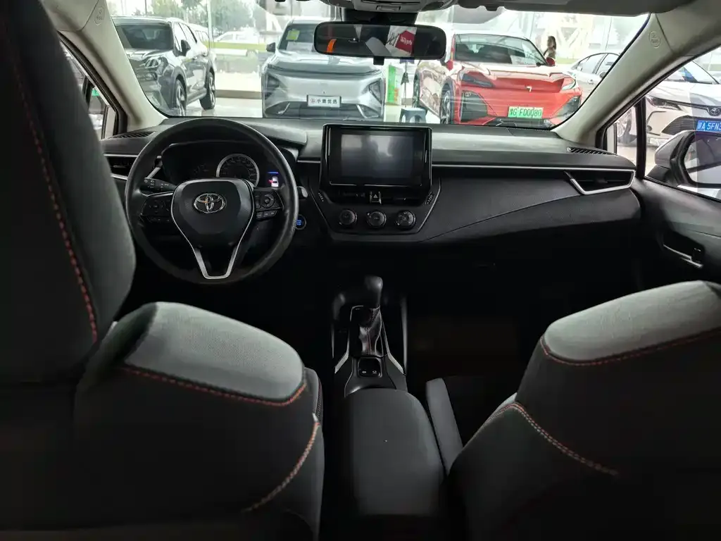 Toyota Corolla — фото 10