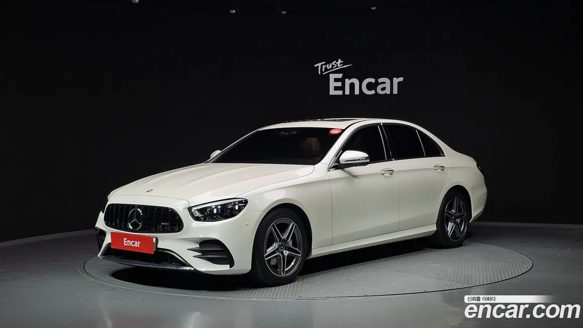 Mercedes-Benz E-Class — фото 1