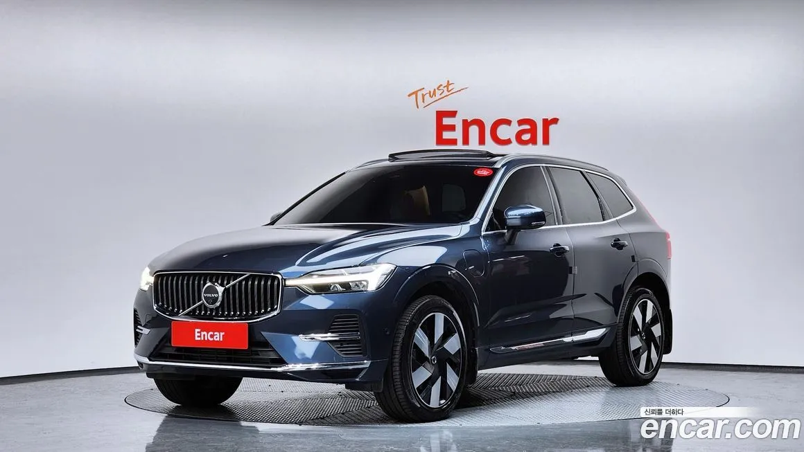 Volvo XC60 — фото 1