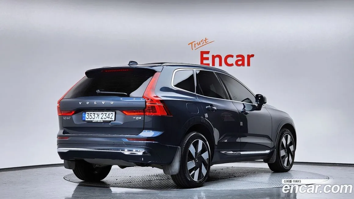 Volvo XC60 — фото 2